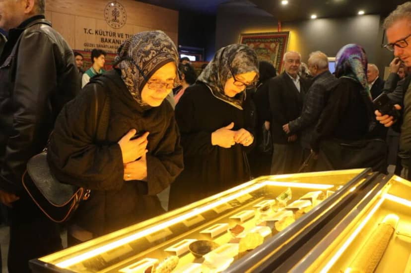 Kutsal emanetlerin, Kabe örtülerinin, Sakal-ı Şeriflerin ve Kabe, Medine ile Kudüs maketlerinin yer aldığı sergi, 25 Ekim Cuma günü sona erecek.