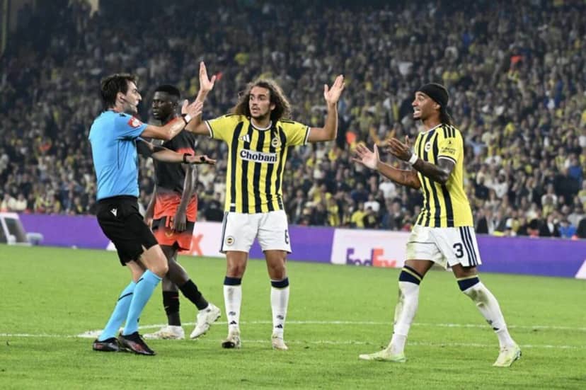 Spor yazarları Fenerbahçe'nin Slavia Prag maçını değerlendirdi: Hangi maçta 3 puan alacaksın? — 1. fotoğraf