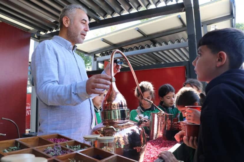 Şenlik, 24 Ekim Cumartesi gününe kadar devam edecek.