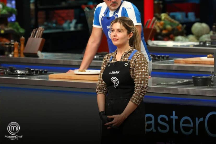 21 EKİM MASTERCHEF ELEME ADAYI KİM OLDU? Masterchef'te 3. eleme adayı Ayşe olurken, eleme potasına giden dördüncü yarışmacı Eyyüp Can oldu. Enes Emre Ayşe Eyüpcan