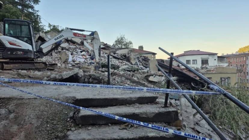 Zonguldak'ta çöken binanın çevresindeki 7 bina tedbiren boşaltıldı — 5. fotoğraf