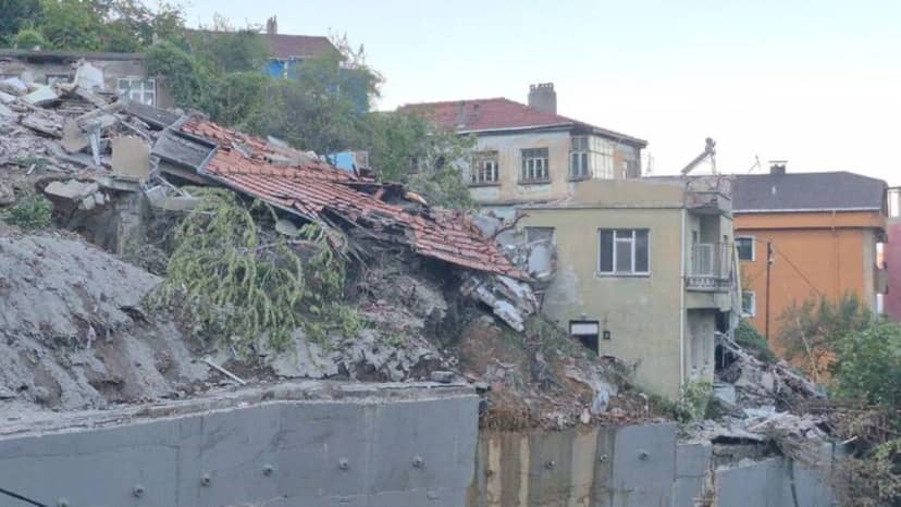 Zonguldak'ta çöken binanın çevresindeki 7 bina tedbiren boşaltıldı — 12. fotoğraf