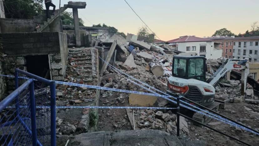 Zonguldak'ta çöken binanın çevresindeki 7 bina tedbiren boşaltıldı — 13. fotoğraf