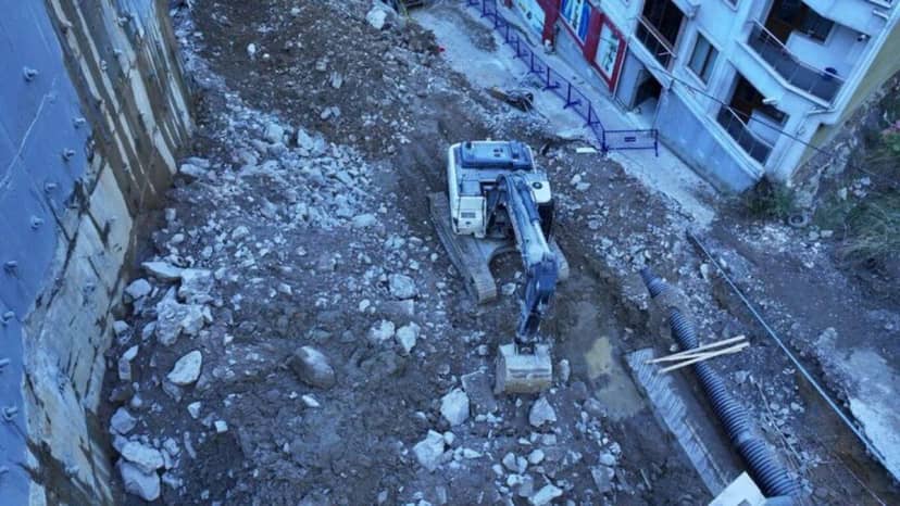 Zonguldak'ta çöken binanın çevresindeki 7 bina tedbiren boşaltıldı — 1. fotoğraf