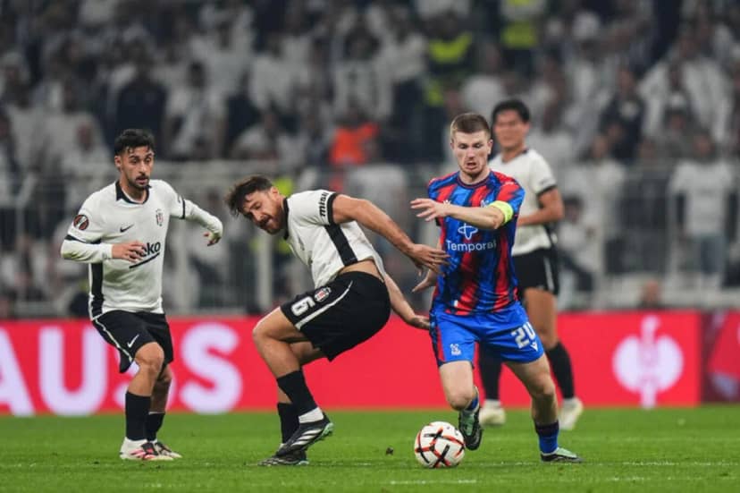 UEFA Avrupa Ligi'nin 3. haftasında Beşiktaş, geçen sezonu Konferans Ligi şampiyonu olarak tamamlayan Premier Lig ekibi Crystal Palace'la 2-2 berabere kaldı.