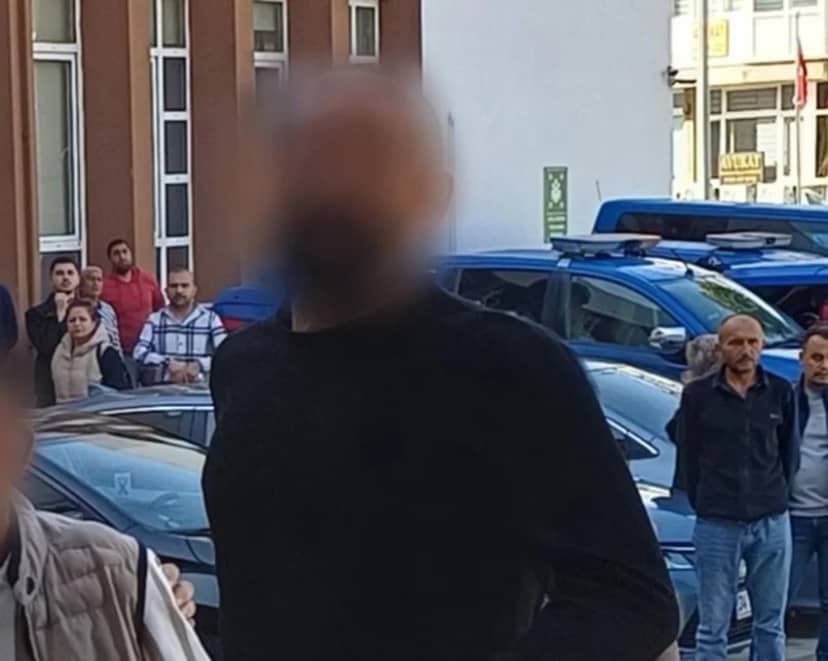 Yasak aşk olaylı bitti! Sevgilisinin evinde eşine yakalanınca... — 4. fotoğraf