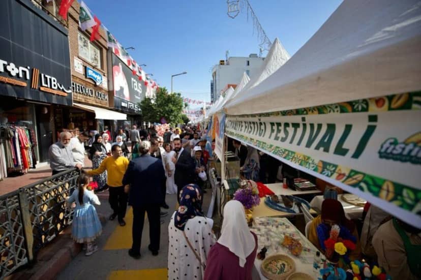 "Osmaniye Fıstığı Festivali" kortej yürüyüşüyle başladı — 6. fotoğraf