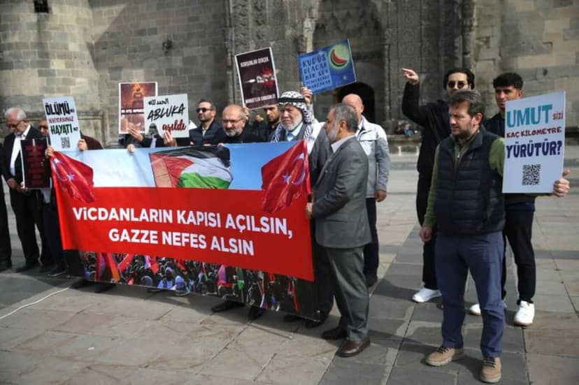 Erzurum'da sağlık çalışanları 154 haftadır Gazze için yürüyor — 4. fotoğraf