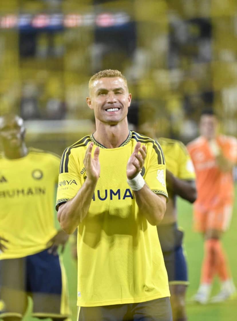 1. Cristiano Ronaldo - 300 milyon Dolar