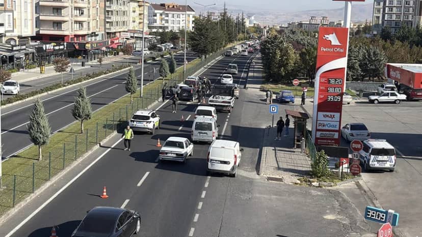 KPSS yolunda zincirleme kaza: 5 araç birbirine girdi — 2. fotoğraf