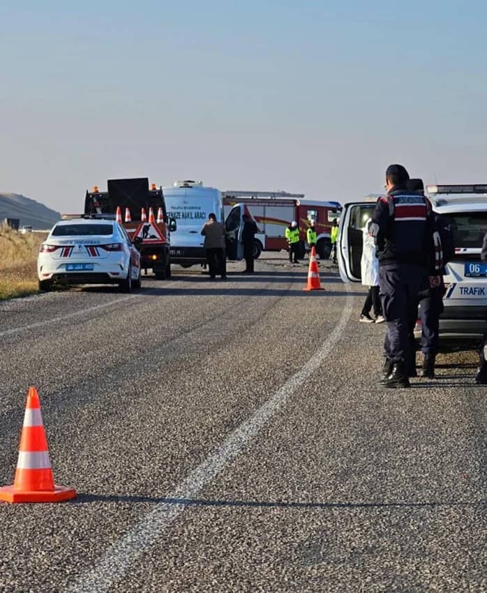 Başkent'te feci kaza: 3 ölü, 4 yaralı — 2. fotoğraf