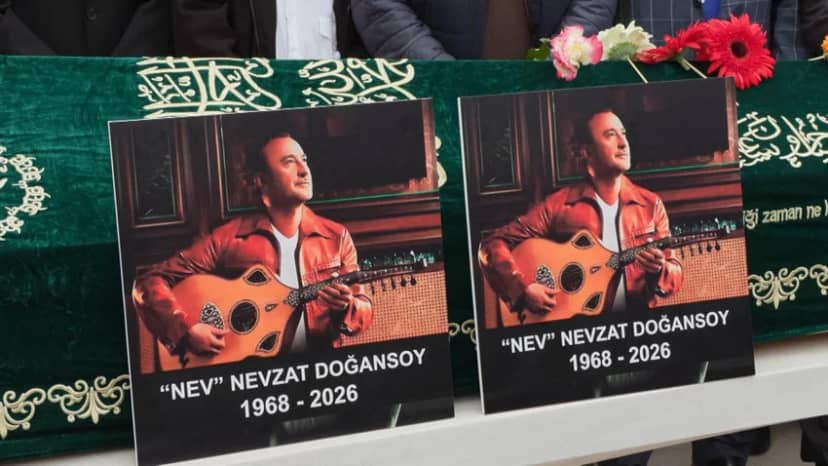 Ünlü sanatçı Nev son yolculuğuna uğurlandı! Gözyaşları sel oldu — 7. fotoğraf
