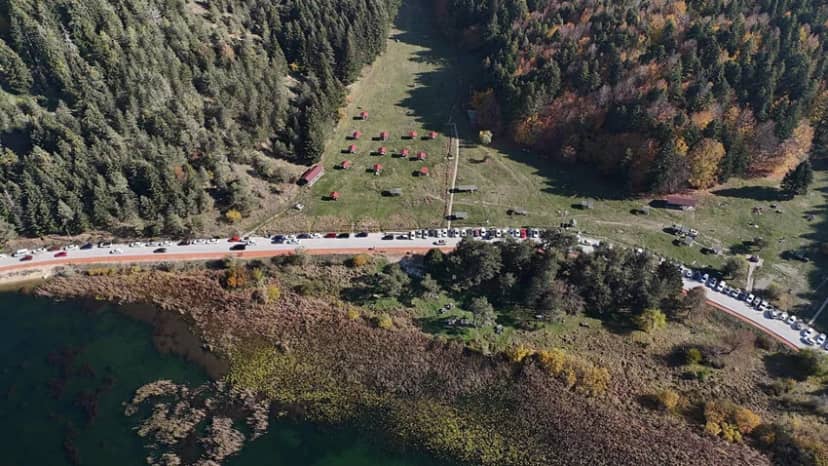 Güneşli havayı fırsat bilen kendini doğaya attı! Sonbahar manzarası büyüledi — 9. fotoğraf