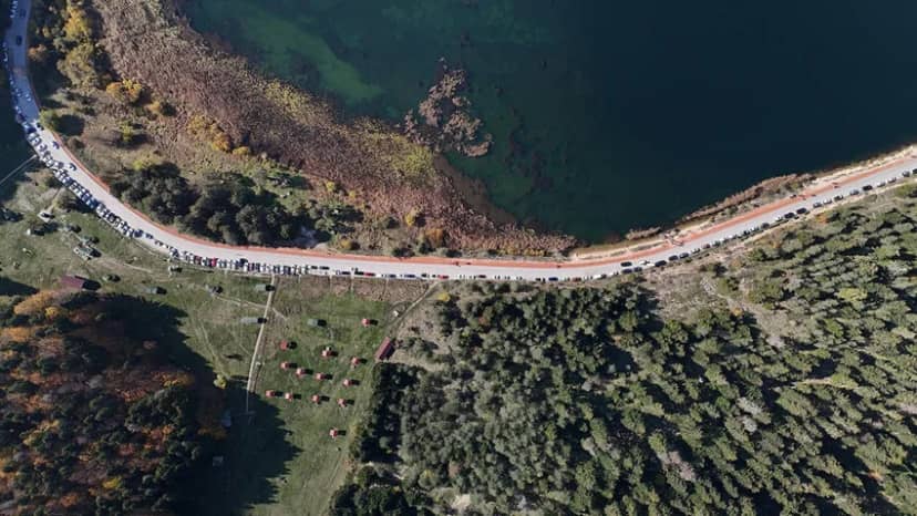 Güneşli havayı fırsat bilen kendini doğaya attı! Sonbahar manzarası büyüledi — 10. fotoğraf