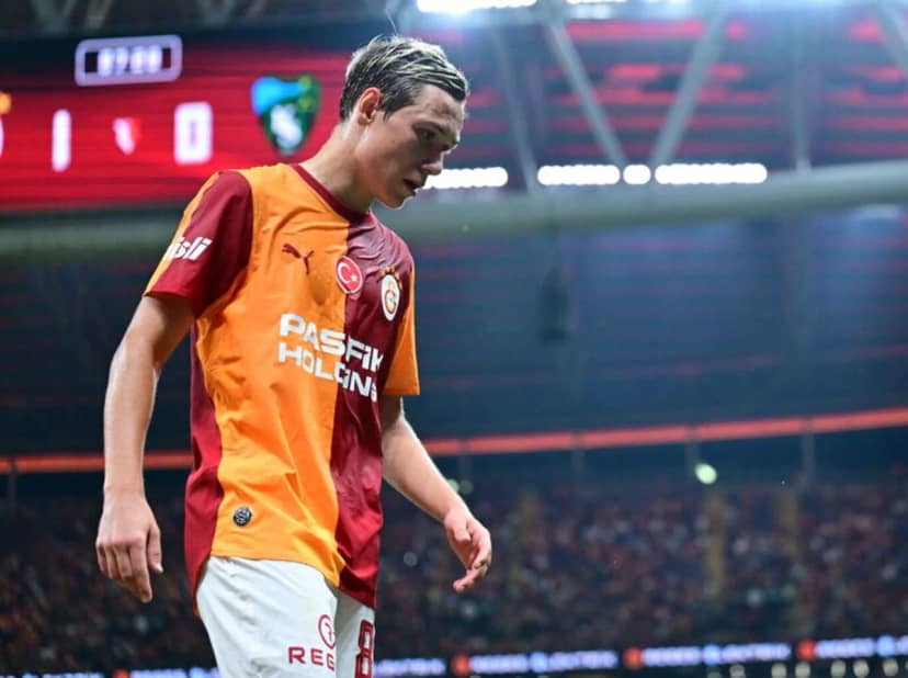 Barcelona'ya attığı gol ile dikkatleri üzerine çeken Batrakov için Lille maçında birçok Avrupa kulübünün scout ekibi stadyumda yerlerini aldı.