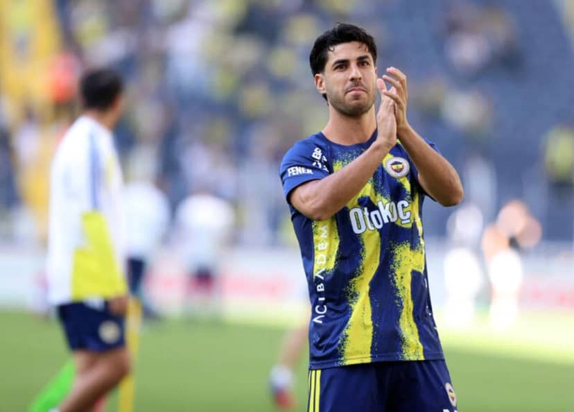 F.BAHÇE'DE 2 EKSİK Fenerbahçe, zorlu derbide 2 oyuncusundan yararlanamayacak. Sarı-lacivertlilerde sakatlıkları bulunan Marco Asensio ile Nathan Ake derbide takımını yalnız bırakacak.