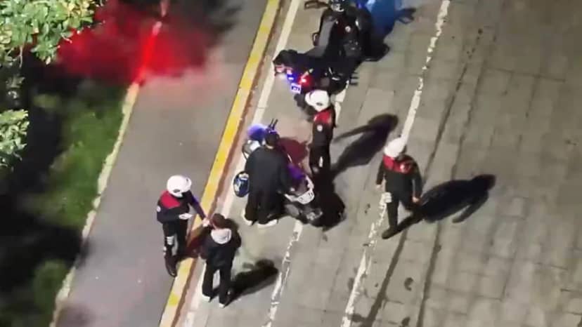Beyoğlu'nda gece yarısı dev operasyon: Polis didik didik aradı — 5. fotoğraf