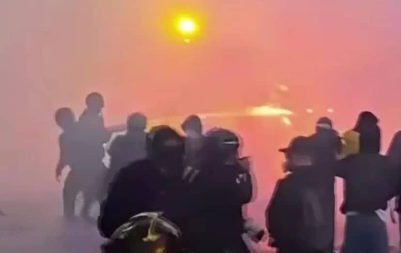 Avrupa alev alev: Fransa, İtalya, İspanya ve Arnavutluk'ta sokaklar mahşer yerine döndü! — 9. fotoğraf