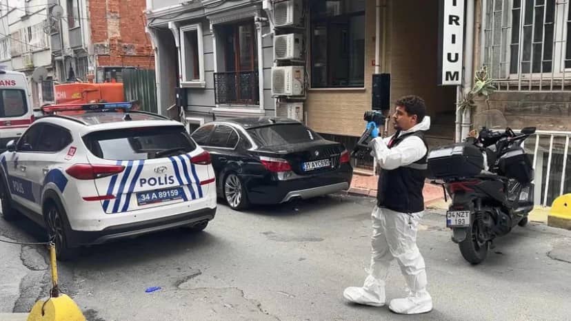İstanbul'da şüpheli ölüm: Balkondan çatıya geçti, sonrası felaket! — 7. fotoğraf
