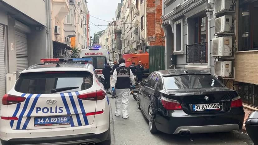 İstanbul'da şüpheli ölüm: Balkondan çatıya geçti, sonrası felaket! — 5. fotoğraf