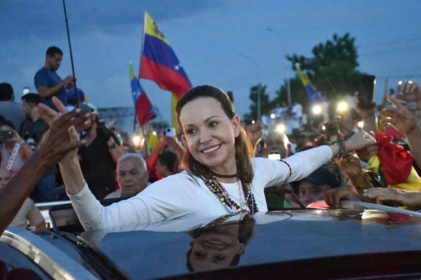 Venezuelalı muhalif lider Machado, gizlice ayrıldığı ülkesine 10 ay sonra döndü — 9. fotoğraf