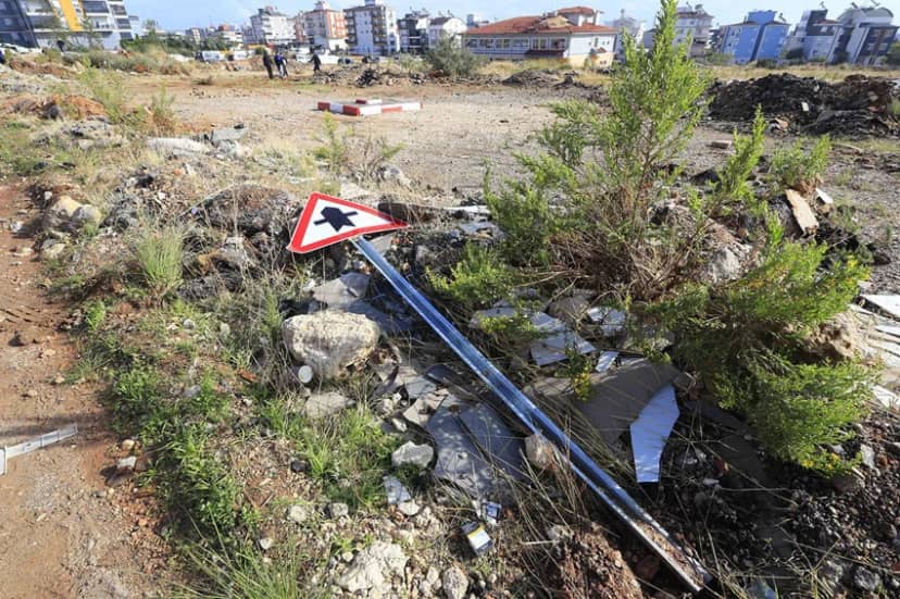 Ölüm işçileri derbi izlerken yakalamış! Hortum felaketinin boyutu gündüz ortaya çıktı — 9. fotoğraf