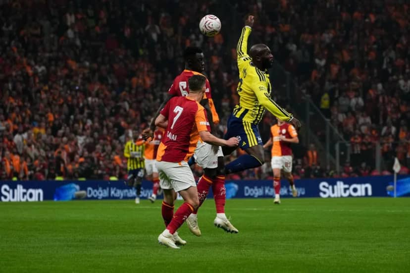 Dev derbide zafer Galatasaray'ın: Fenerbahçe'yi 2-1 mağlup etti! — 17. fotoğraf