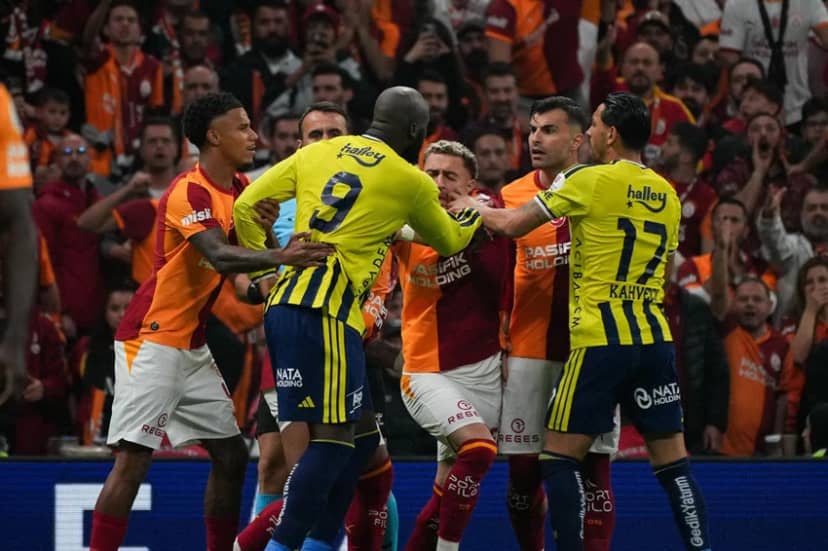 Dev derbide zafer Galatasaray'ın: Fenerbahçe'yi 2-1 mağlup etti! — 15. fotoğraf