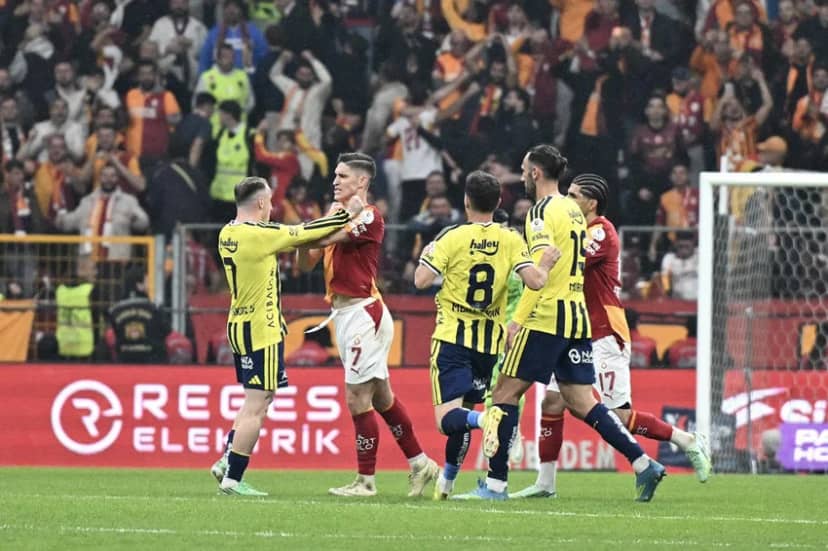 Derbi sonrası kavgaya tutuşan Brown ve Abdülkerim'den olay açıklama — 6. fotoğraf