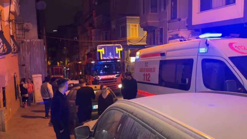İstanbul'da gece yarısı korku dolu anlar: 5 katlı bina çöktü! — 4. fotoğraf