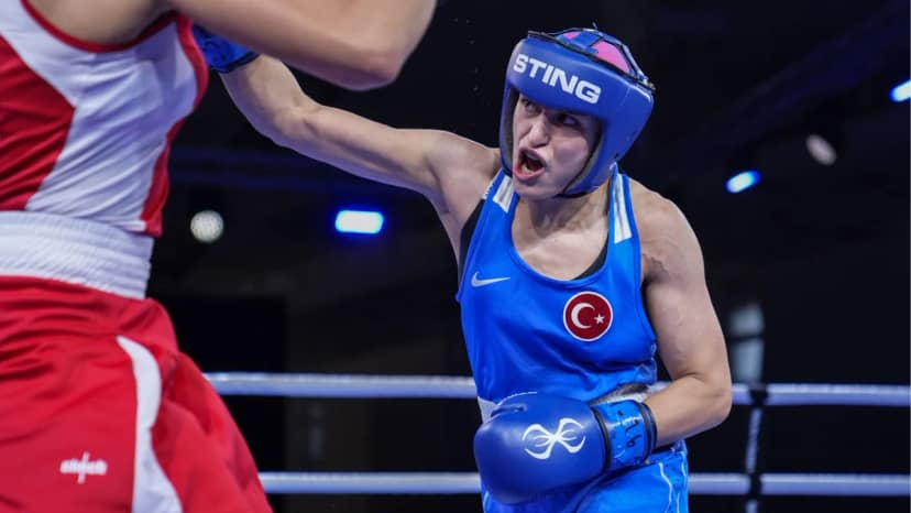 Milli boksör Esra Yıldız Kahraman'dan bronz madalya