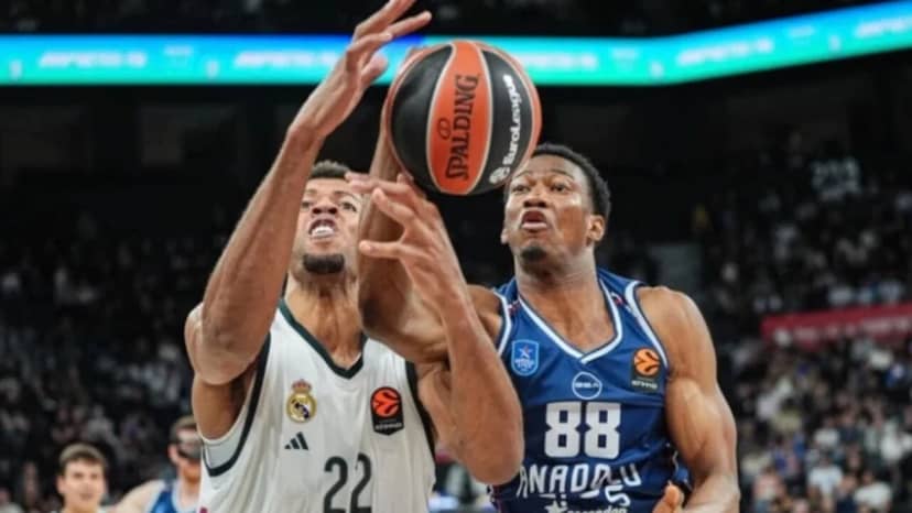 Anadolu Efes, Real Madrid'i parkeden sildi