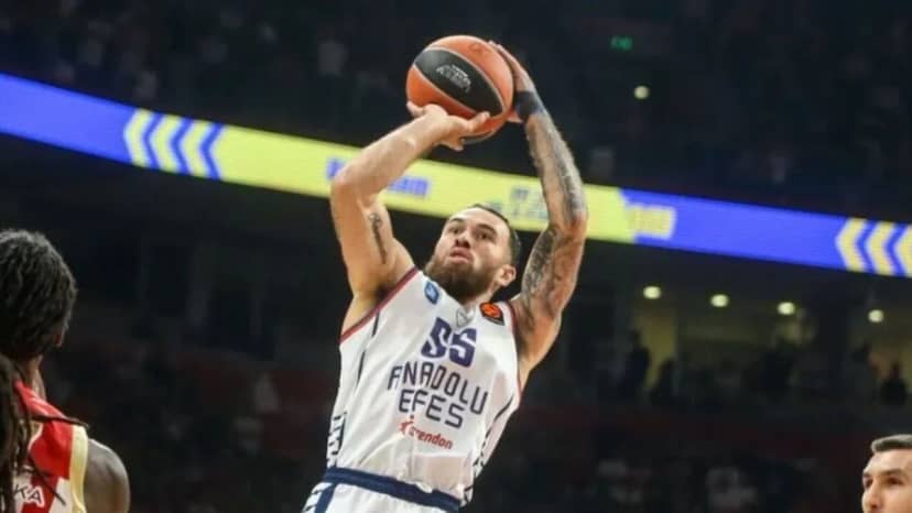 Anadolu Efes'e, Mike James'ten kötü haber