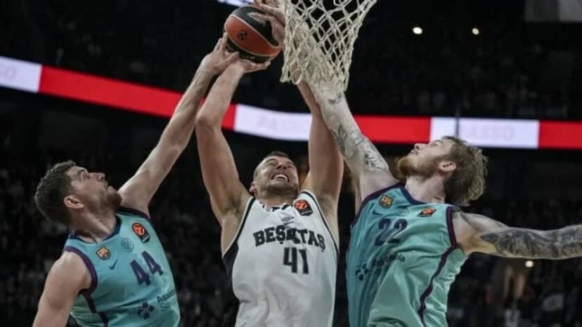 Beşiktaş, Barcelona'ya diş geçiremedi