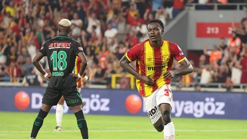 Göztepe Dennis’i arıyor