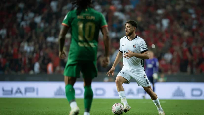 Salih Özcan'dan istikrarlı başlangıç