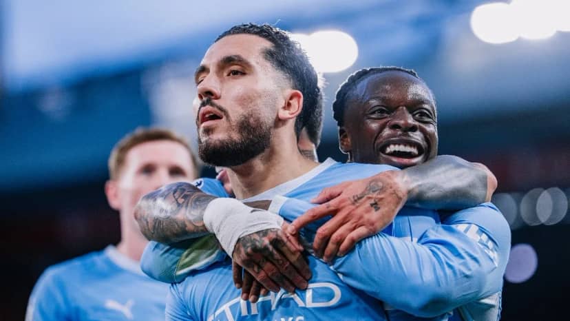 Manchester City, Liverpool'u üç golle yıktı