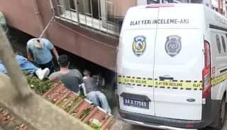 2 genç kız çarşaf sarkıtıp 3. kattan düştü!