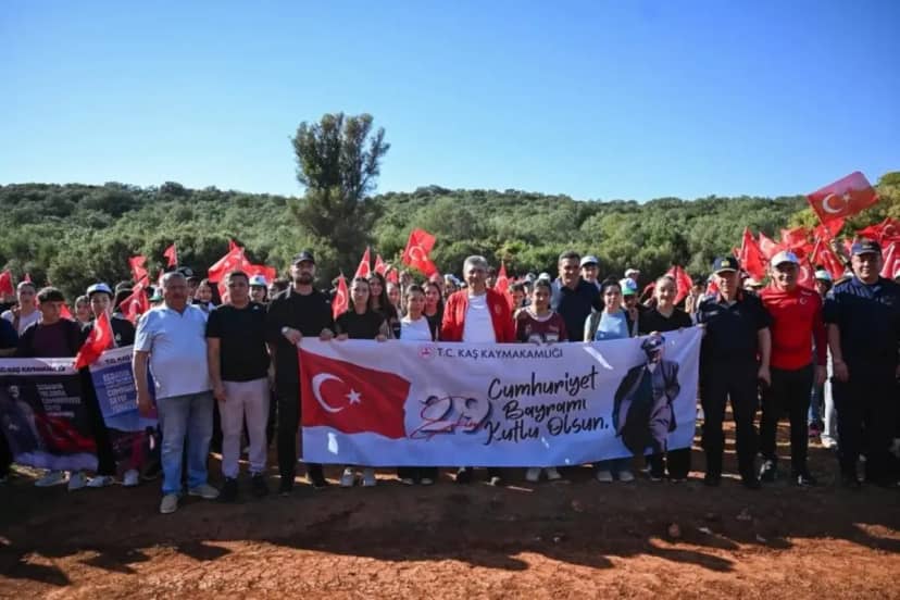 Antalya da "Ecdadın Yolunda Cumhuriyet e Saygı Yürüyüşü" 2