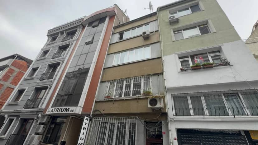 Şişli'de korkunç olay: 7. kattan düşen genç kadın can verdi!