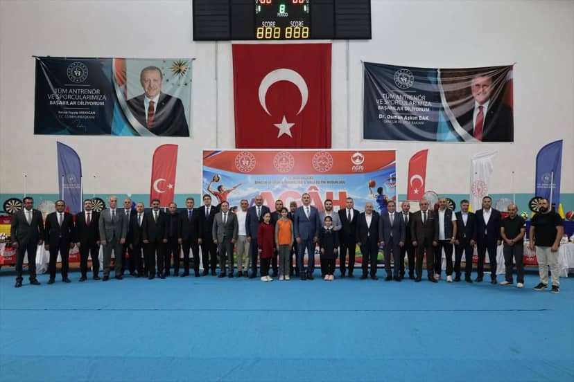 Ağrı'da AGAH projesiyle 171 okula 22 bin 200 spor malzemesi ulaştırıldı