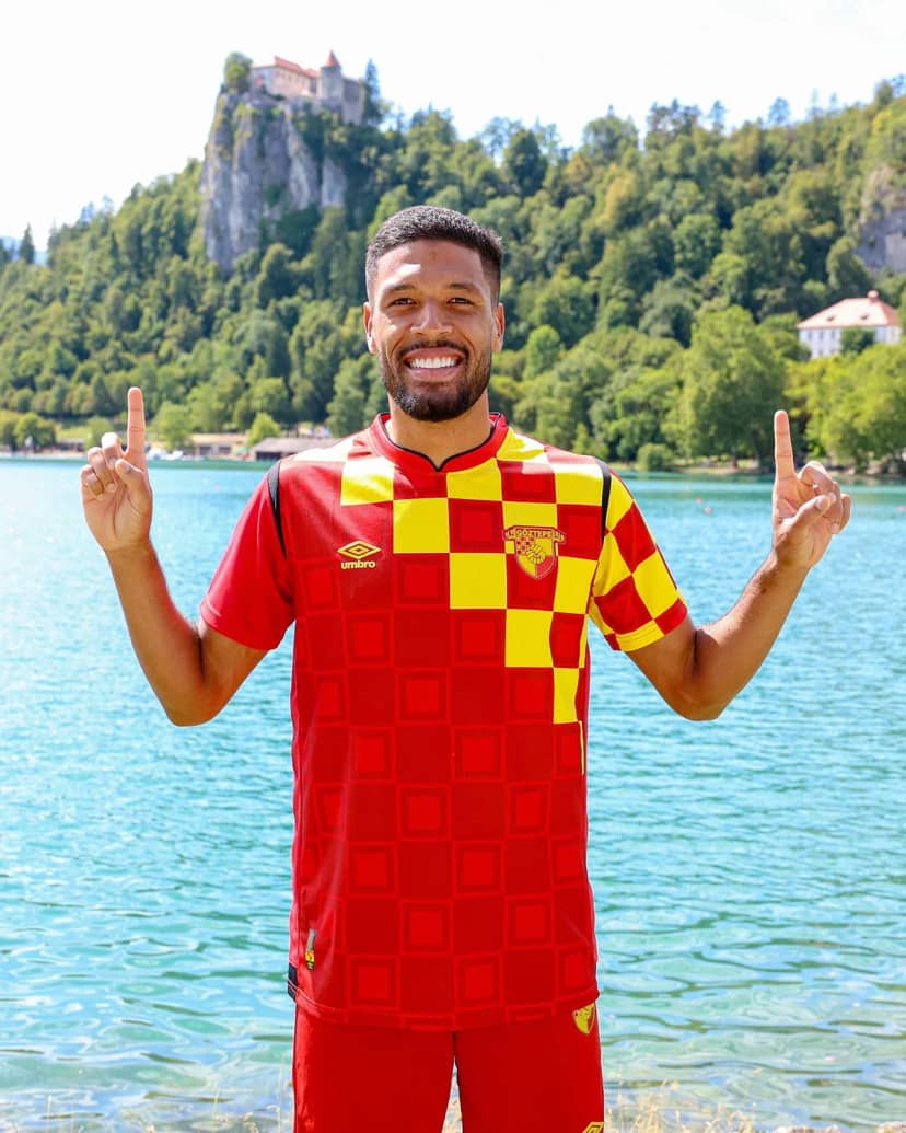 Göztepe'de Rhaldney 6 maçta Stoilov'un gözüne girmeye başladı