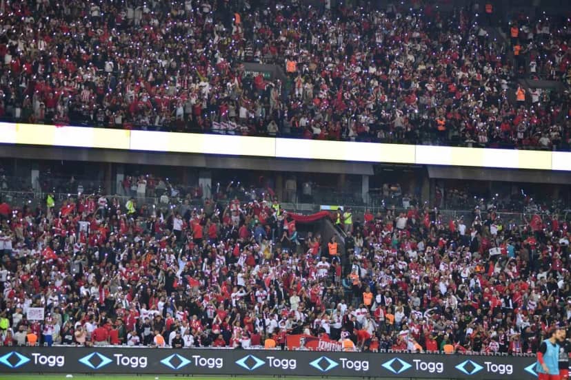 Kocaeli'de Fransa-Türkiye UEFA Uluslar A Ligi maçı kırmızı-beyaz atmosferde başladı