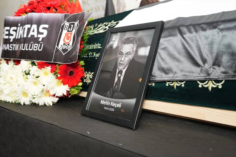 Beşiktaş'ın eski yöneticisi Metin Keçeli'nin cenaze törenine Beşiktaş camiası katıldı