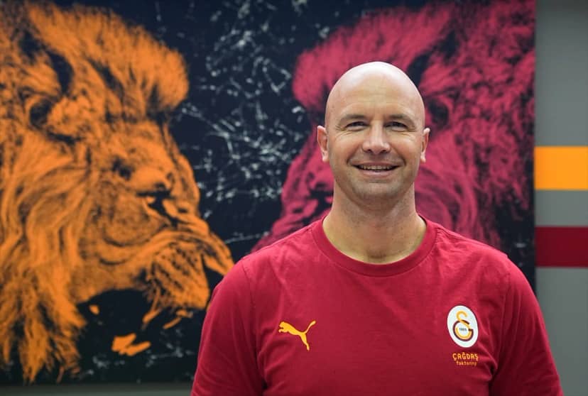 Galatasaray Çağdaş Faktoring'in başantrenörü Dusart, en az bir kupa hedefliyor