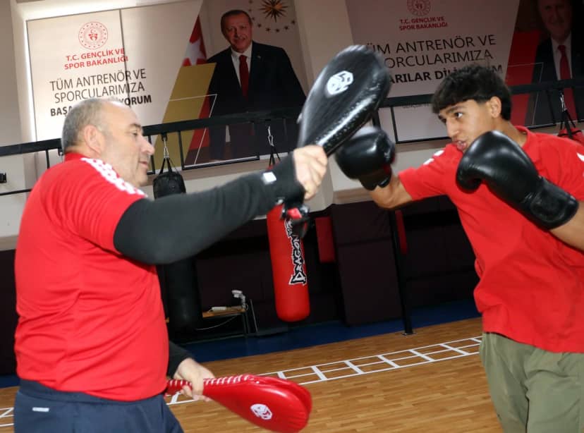 Avrupa 3'üncüsü milli boksör Furkan Avar, Karadağ'da dünya şampiyonluğunu hedefliyor