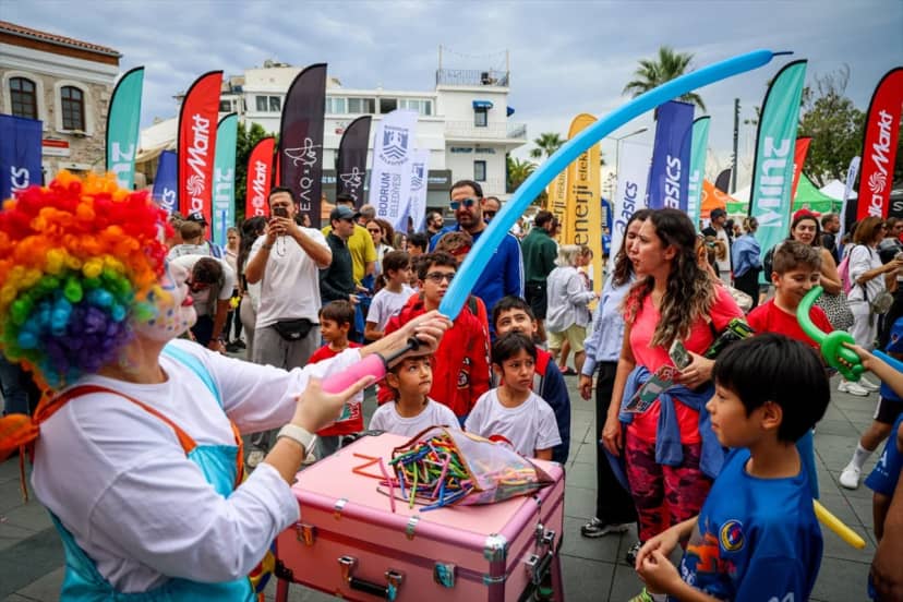 Bodrum Yarı Maratonu başladı, madalyaları özel gereksinimli çocuklar hazırladı