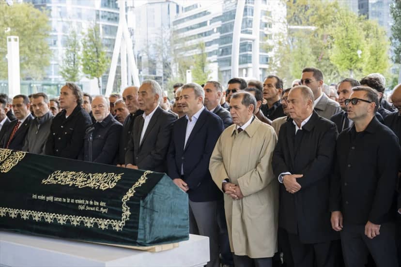 İbrahim Hatipoğlu'nun babası Mustafa Hatipoğlu Kilyos'ta toprağa verildi