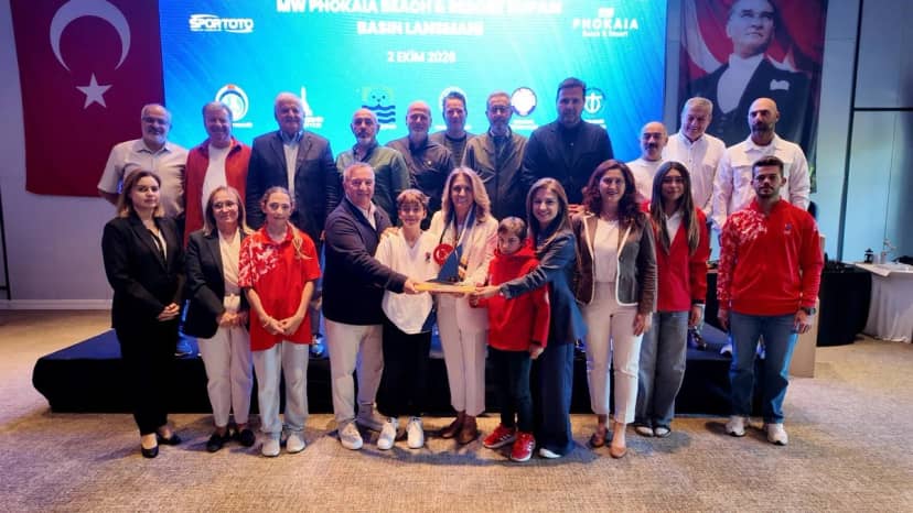 TYF Yelken Ligi Foça'da başladı, yaklaşık bin sporcu yarışacak