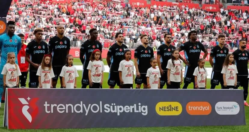 Maçın ardından yıldız futbolcuya alkış: "Büyük günah olduğu öğretilmiş"